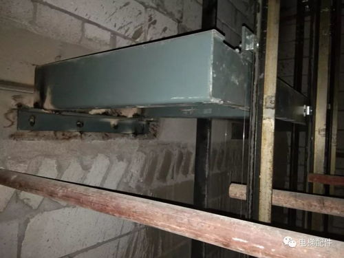 小铜丝，大隐患——电梯安装队“留一手”引发的安全反思